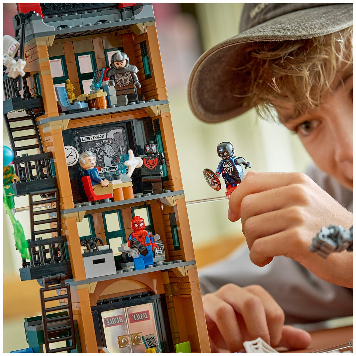 Lego Marvel Spider-Man Vs Mysterio Daily Bugle 781-Piece Collectable Set 76342