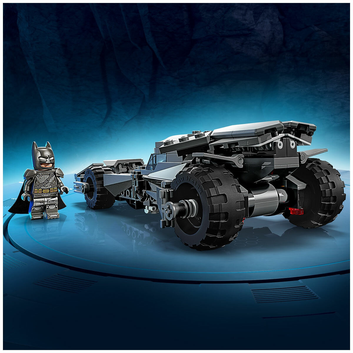 Lego DC Batman Batmobile Batman V Superman 220-Piece Collectible Set 76331