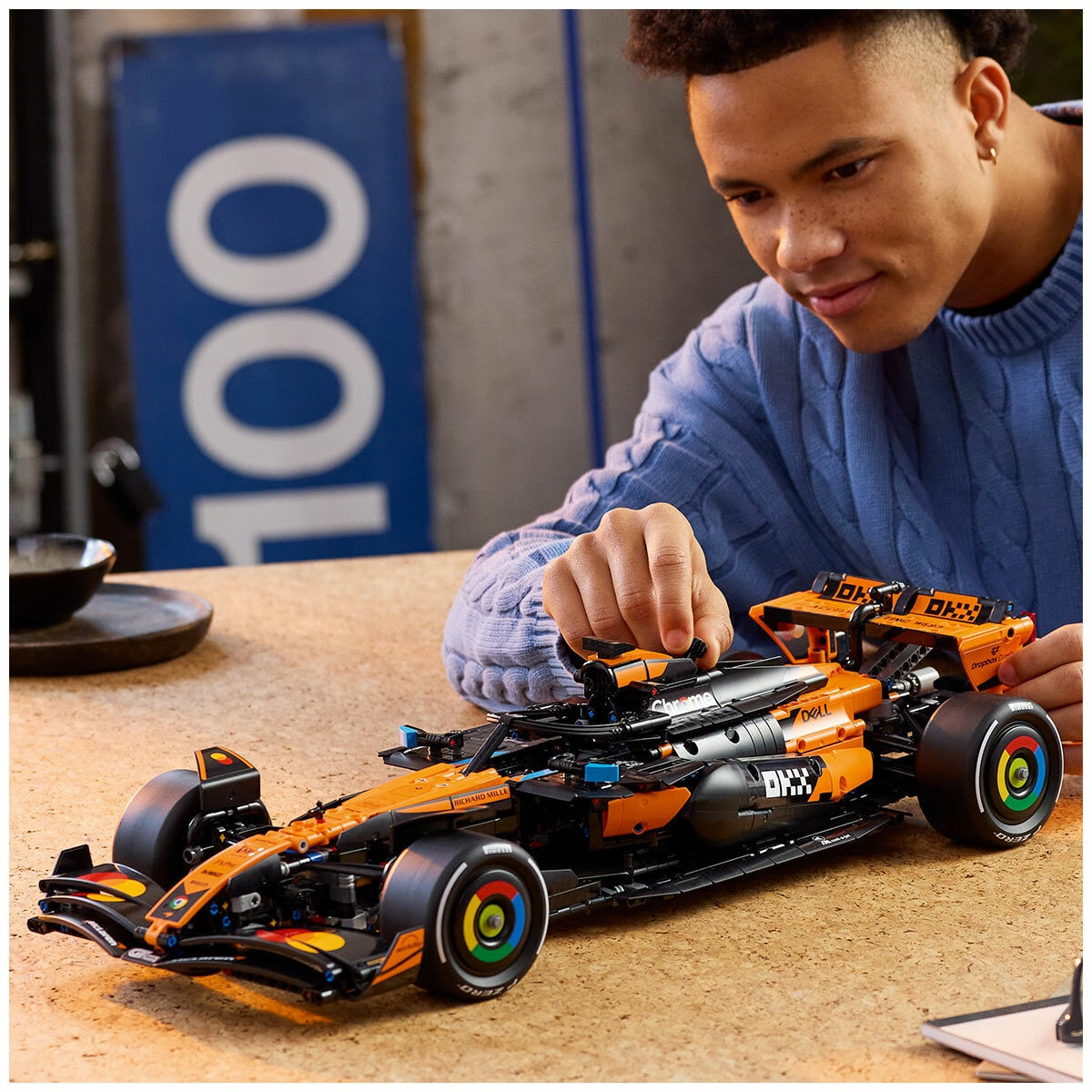LEGO Technic McLaren MCL39 F1 Car 42228 1:8 Scale 1675 Pieces