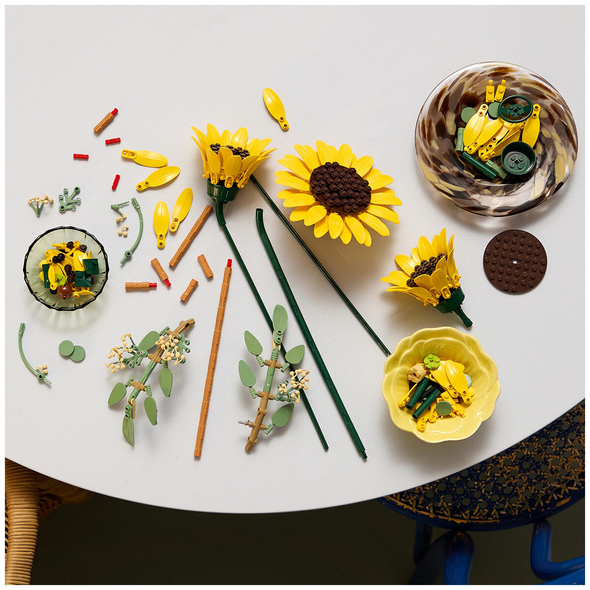 Lego Botanicals Sunflower Bouquet Adjustable 686-Piece Set 11502