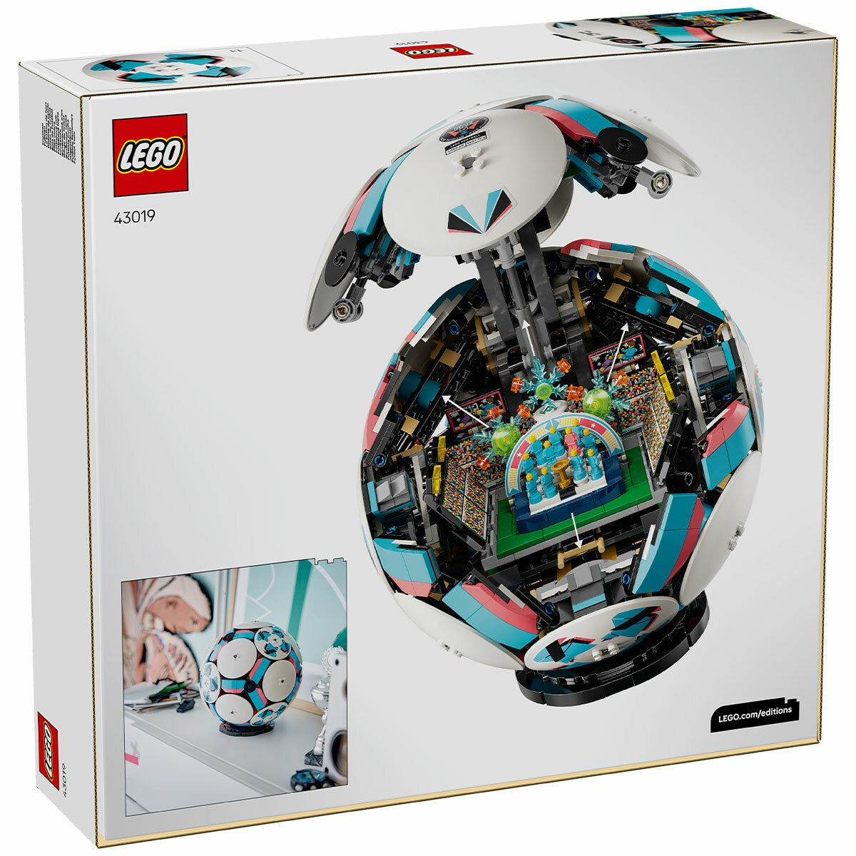 Lego Editions Sports Football 1498-Piece Display Set (10+) 43019