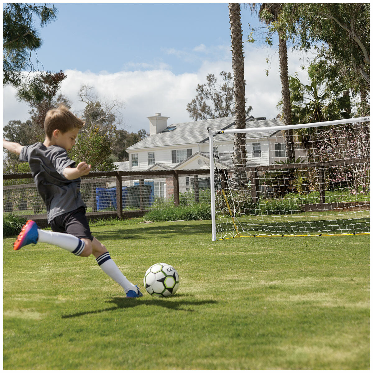 Sklz Quickster Soccer Goal White/Black Portable 2.44 x 1.52m