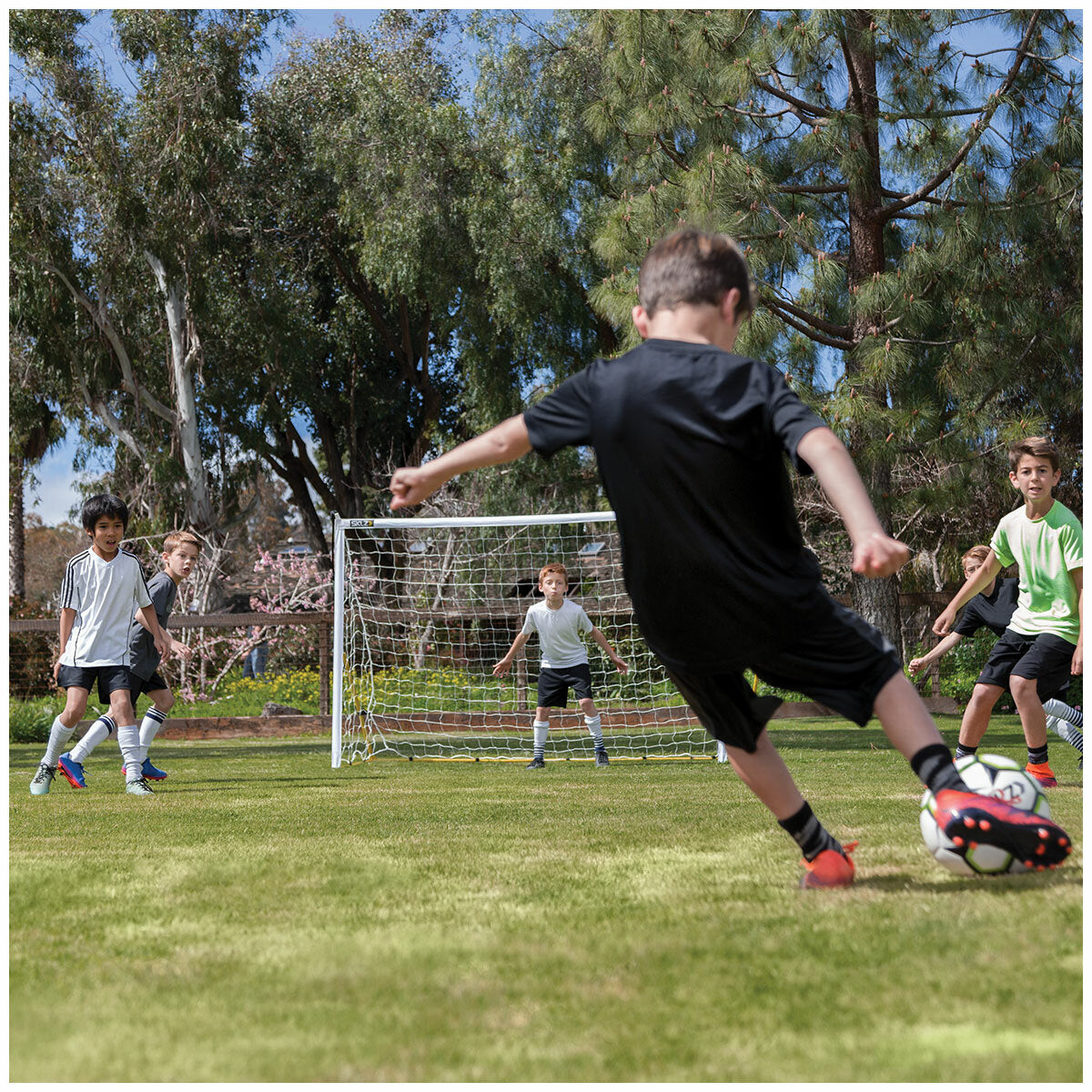 Sklz Quickster Soccer Goal White/Black Portable 2.44 x 1.52m