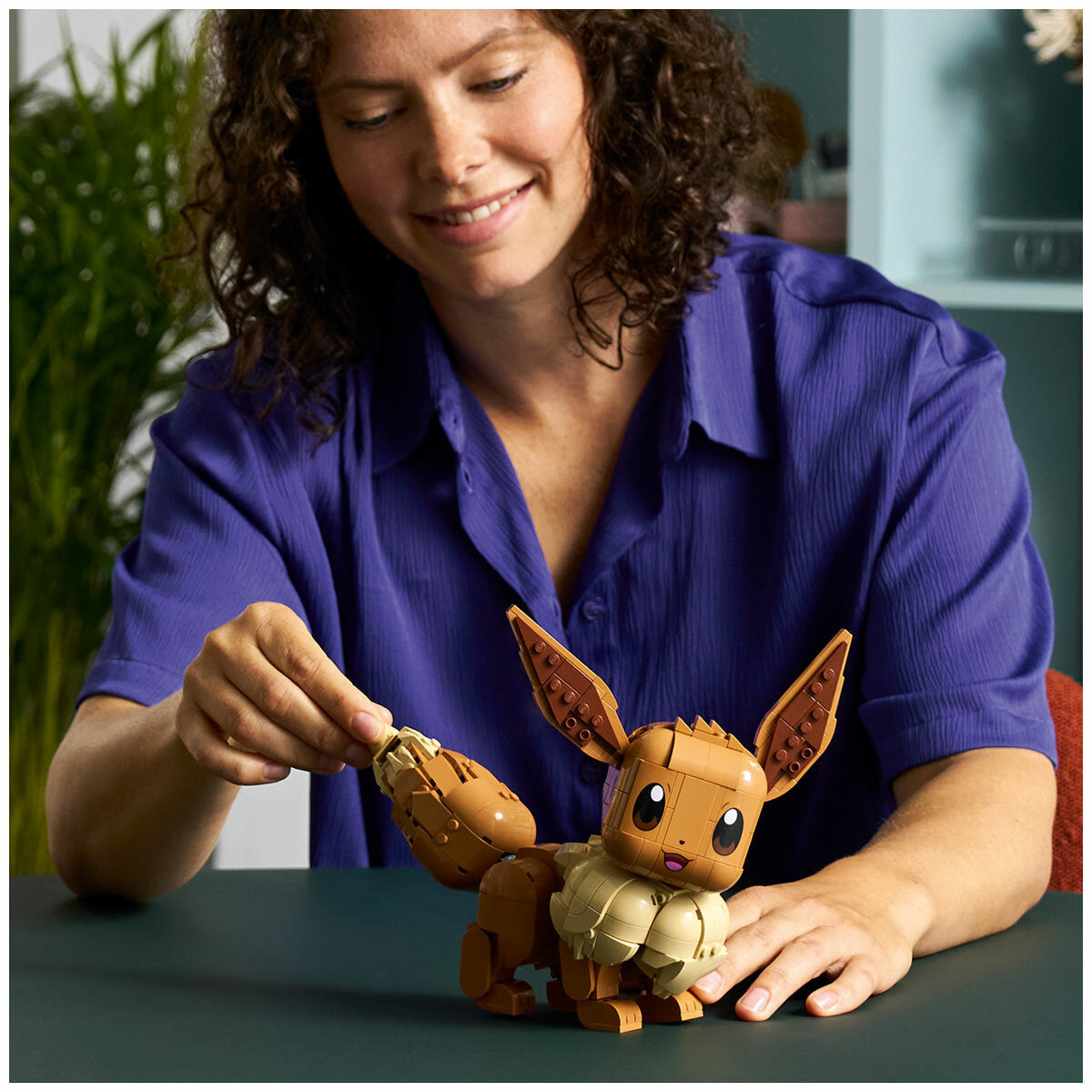 LEGO Pokémon Eevee 72151 Posable 587-Piece Building Kit for Adults