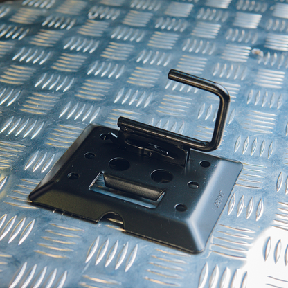 Grunt E Track Fitting with J Hook - 180kg - Black