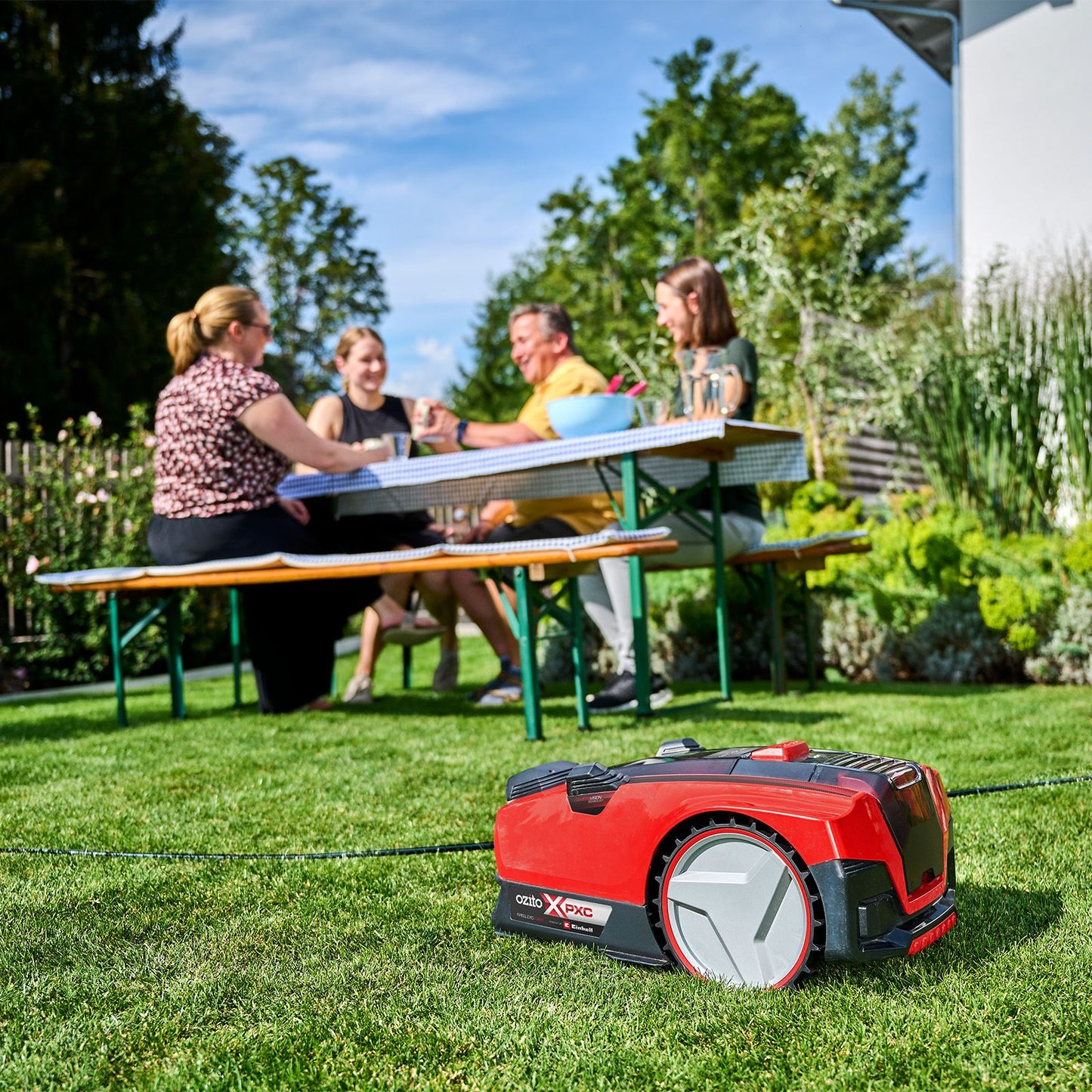 Ozito PXC Brushless FREELEXO CAM Robot Lawn Mower - 500m² - 4.0Ah