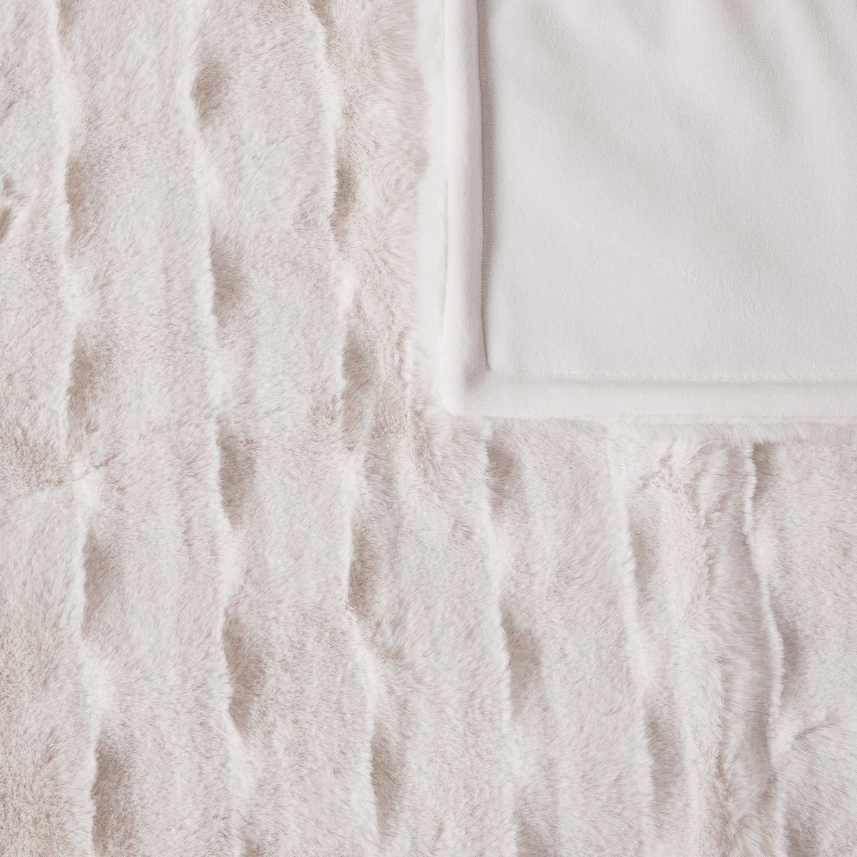 Wavy Faux Fur Throw Cream Each