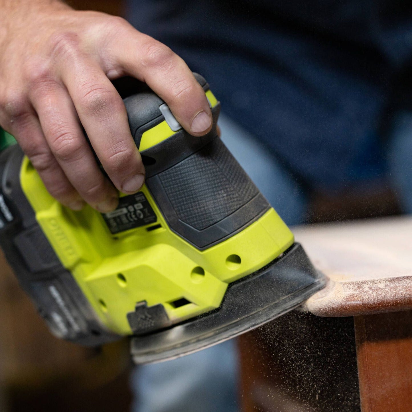 Ryobi ONE+ Palm Sander Kit - 2.0Ah - 161 x 210 x 250mm