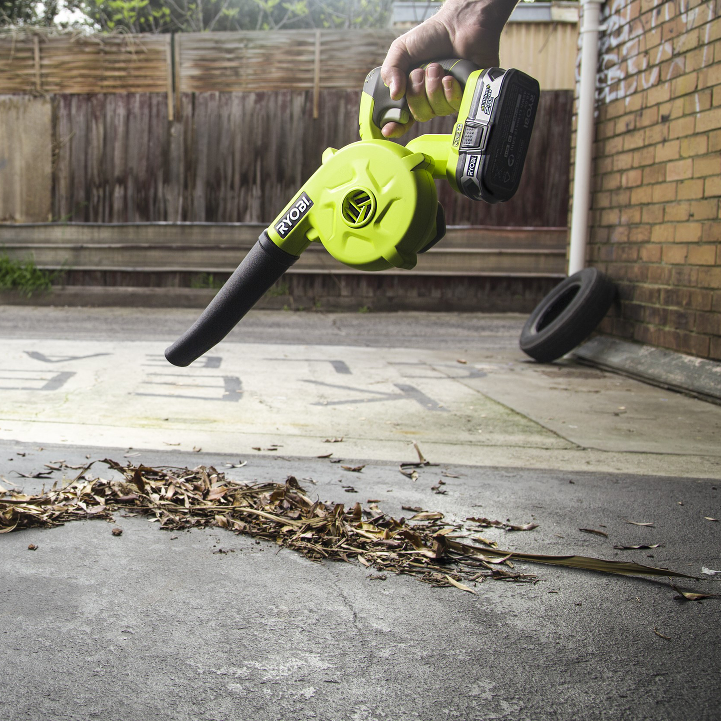Ryobi Workshop Blower - 18V - 2.0Ah