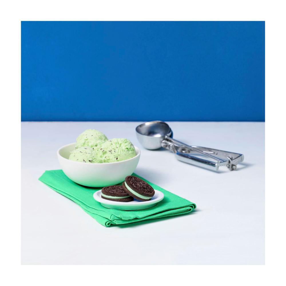 Oreo Double Stuff Mint Flavoured Choc Cookie Sandwich - 131g
