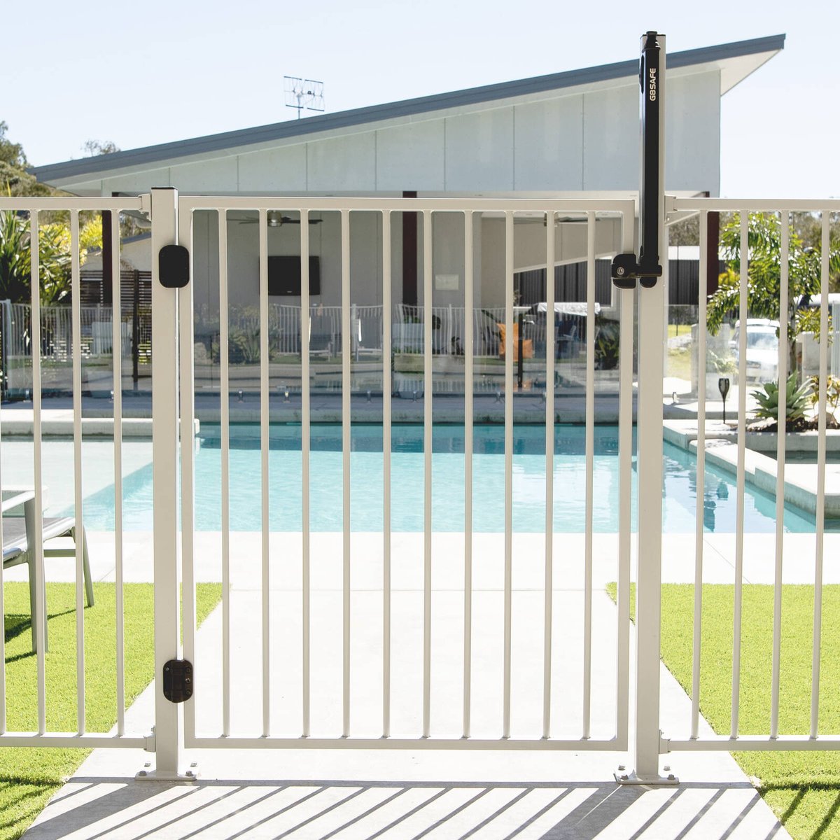 G8Safe Pool Gate Latch Kit - 110mm - Plastic - Key Lockable