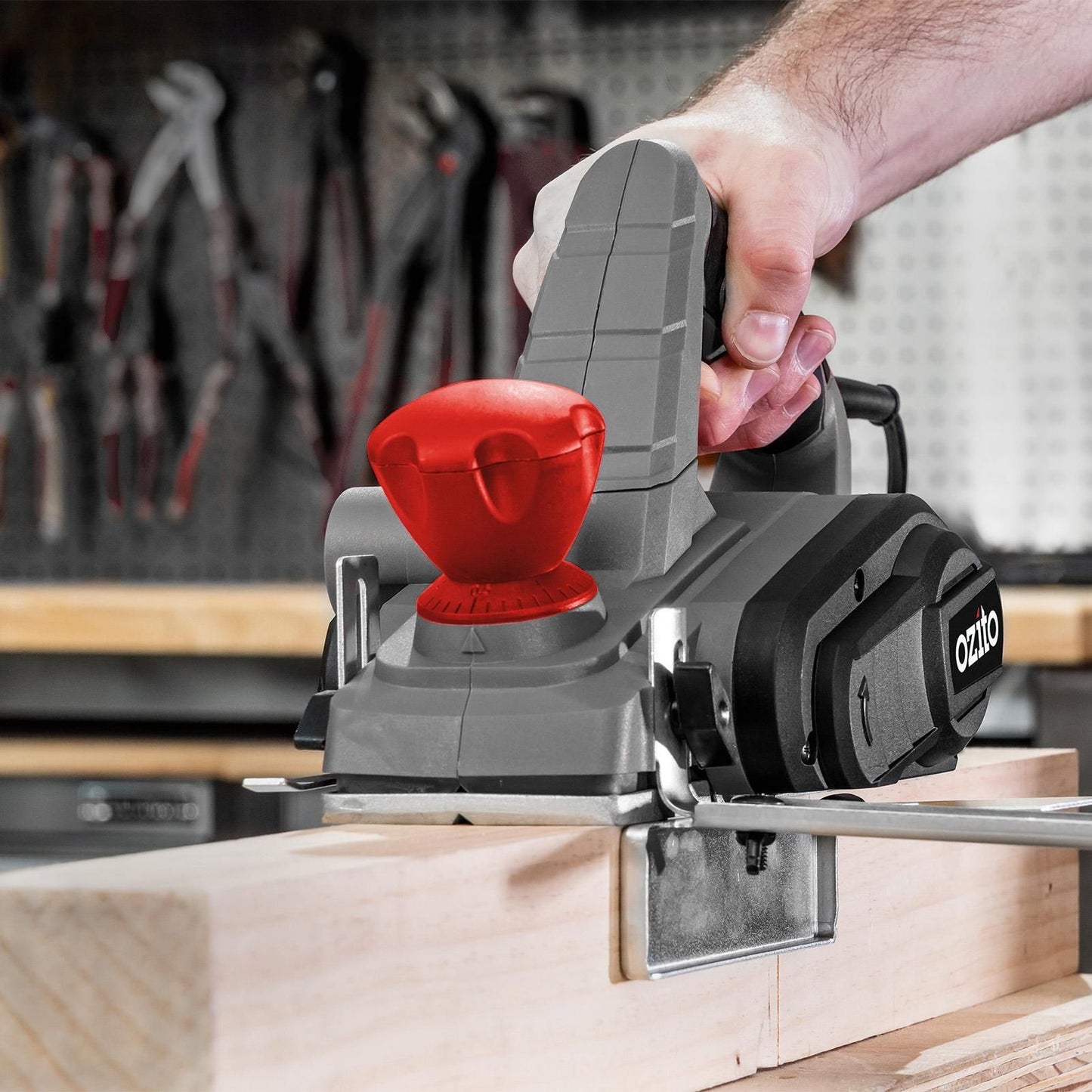 Ozito Planer - 82mm - 750W
