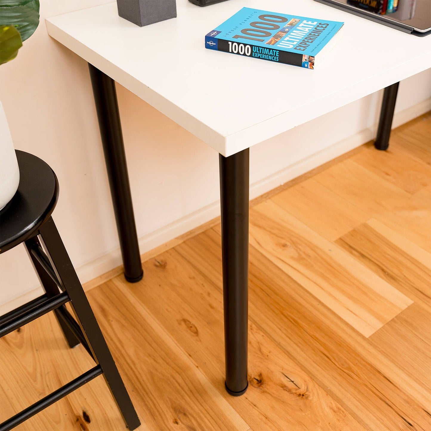 Taskmaster Table Leg - 700 x 50mm - Black