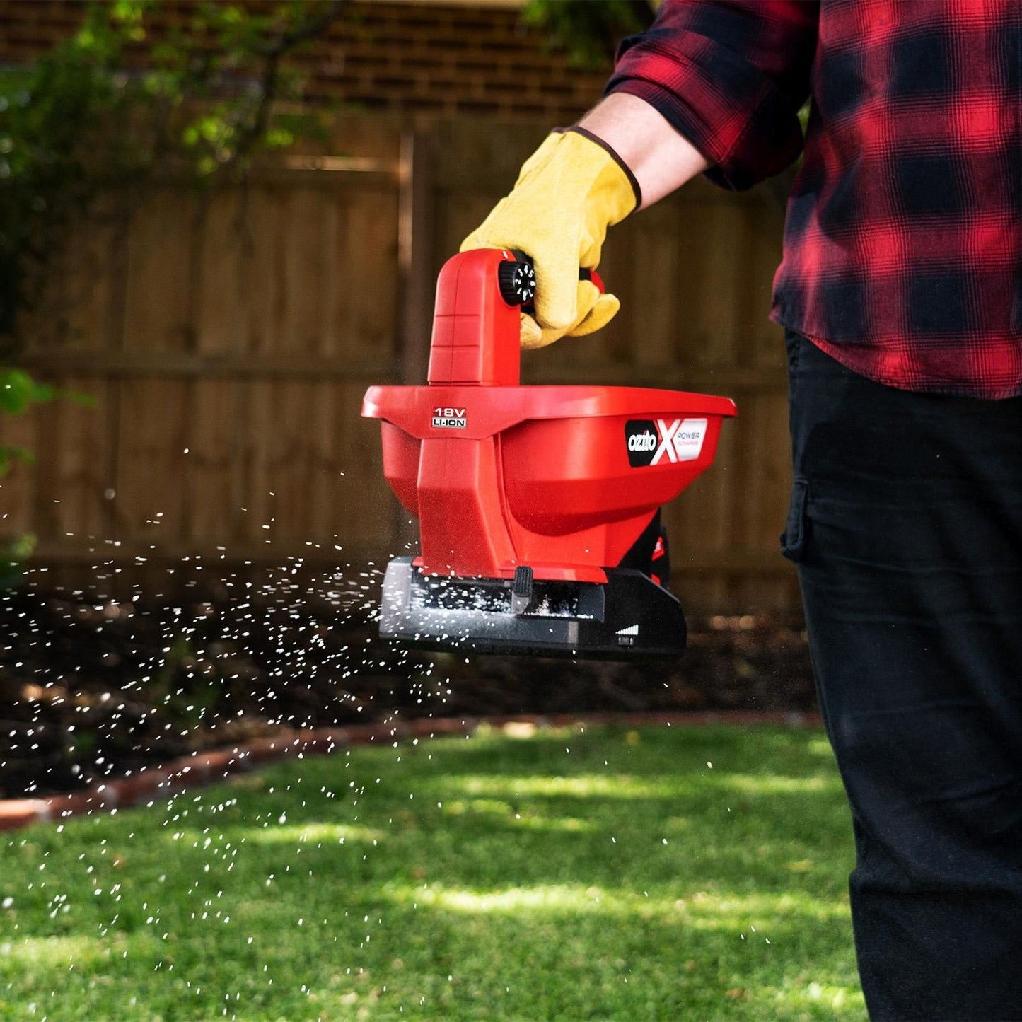 Ozito PXC 18V Cordless Seed and Fertiliser Spreader - Skin