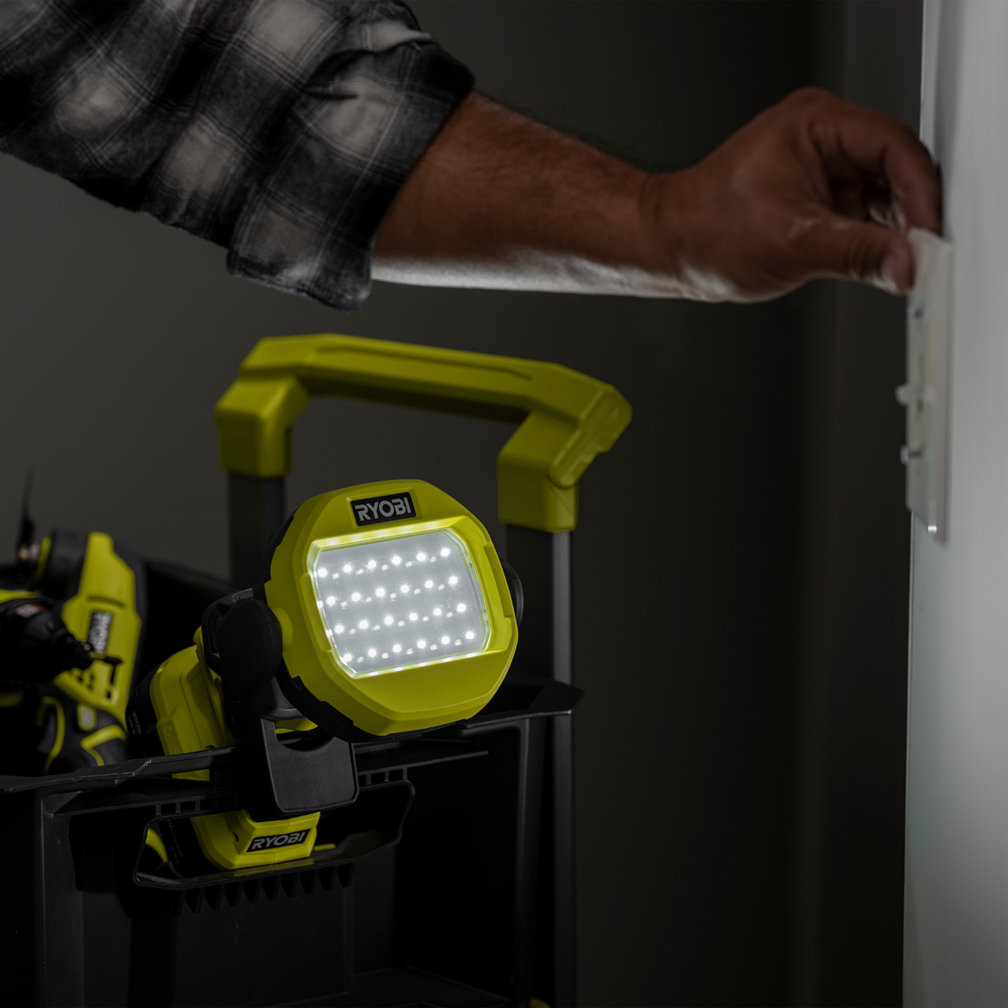 Ryobi Clamp Light - RLCL18 - 18V ONE+ - 1000 Lumens - Tool Only