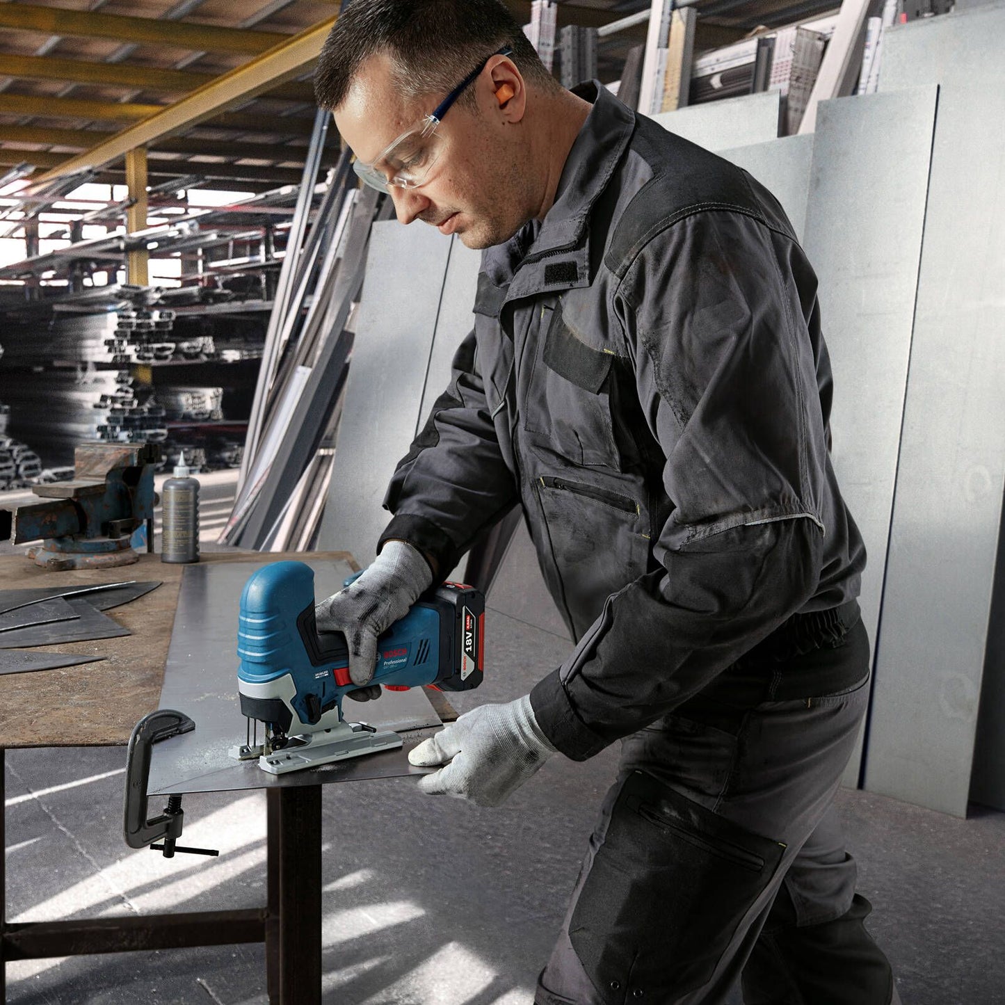 Bosch Jigsaw - 18V - 230 x 100 x 290mm - Skin Only