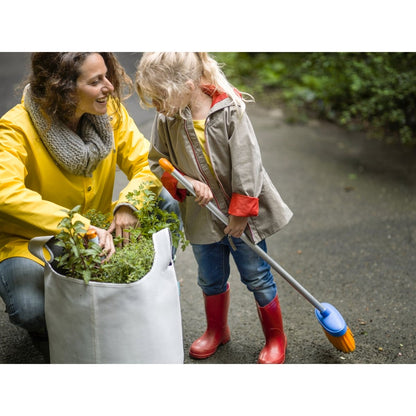 Fiskars Kids Broom - Lightweight Aluminium - Soft Plastic Bristles - Comfort