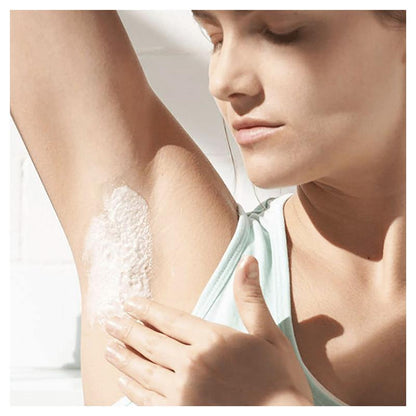 Gillette Venus Satin Care Sensitive Shaving Gel with Aloe Vera 195g