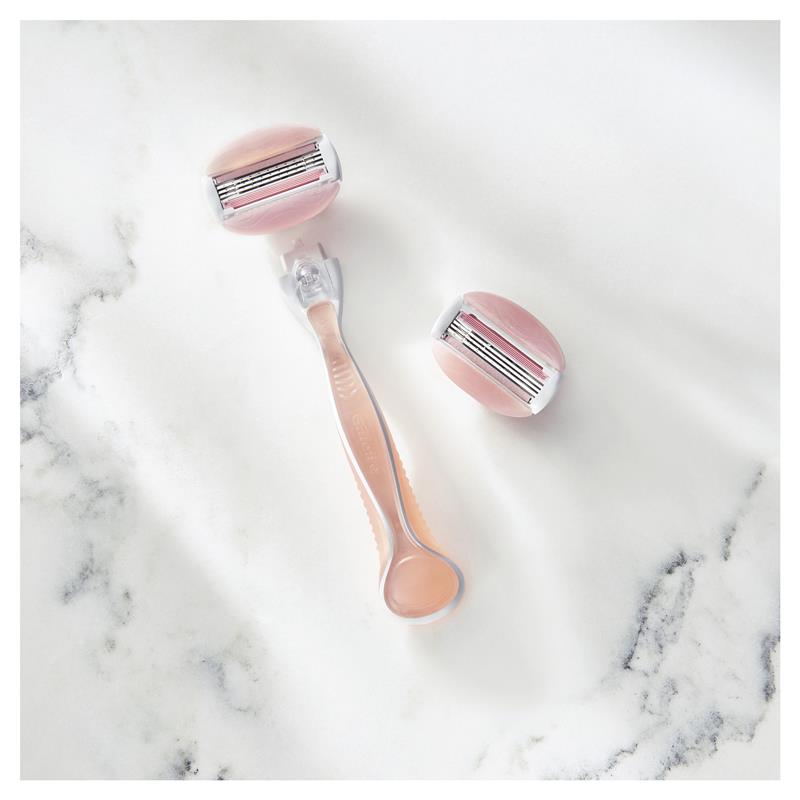 Gillette Venus Comfort Glide White Tea Razor Handle + 2 Blade Refills