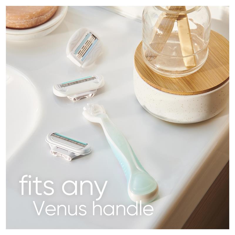 Gillette Venus Smooth Sensitive Razor Handle + 2 5-Blade Aloe Refills