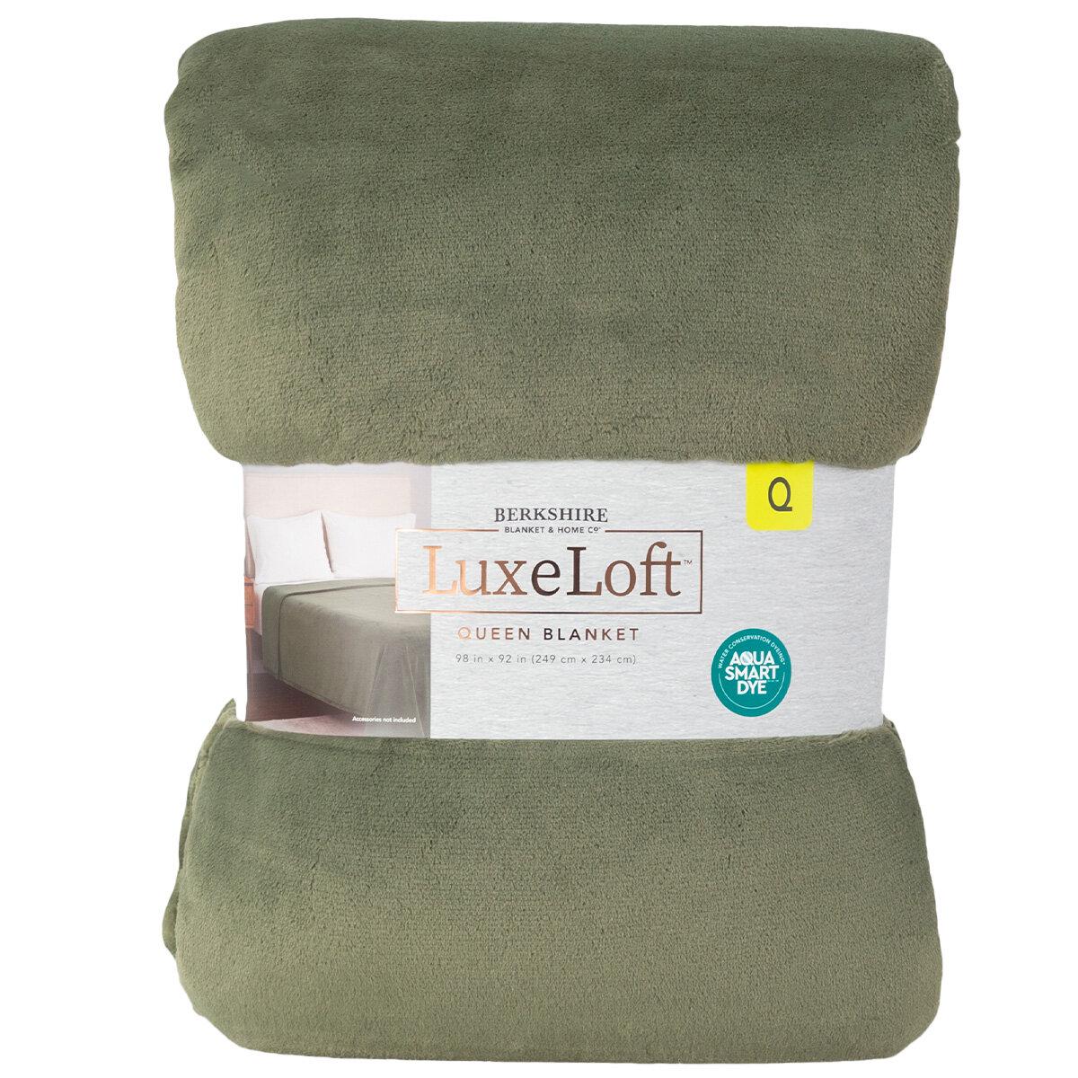Berkshire Luxe Loft Blanket Queen Green