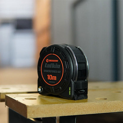 CRESCENT LUFKIN 10m x 32mm Shockforce Nite Eye Gen 2 Tape Measure - Black G2NE1032M