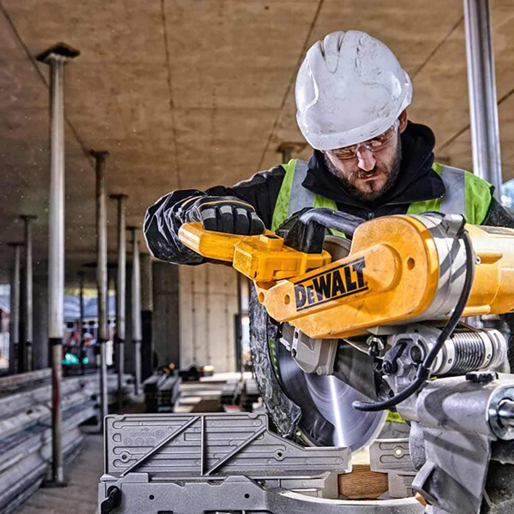 DEWALT 1675W 305mm (12 ) Sliding Compound Mitre Saw DWS780-XE