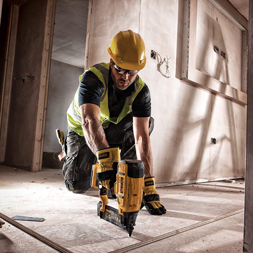 DEWALT 18V Brushless XR Li-Ion 18Ga Finish Nailer Skin DCN680N-XJ