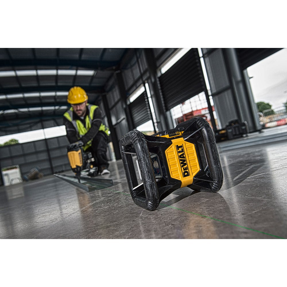 DEWALT 18V Rotating Laser Level Green Beam Manual-Dual-Grade Kit DCE079D1GXE