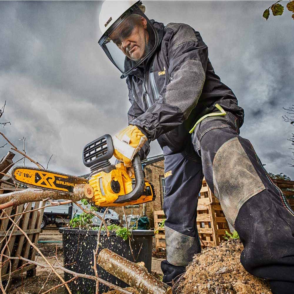 DEWALT 18V XR Brushless 30cm (12 ) Chainsaw Skin DCM565N-XE