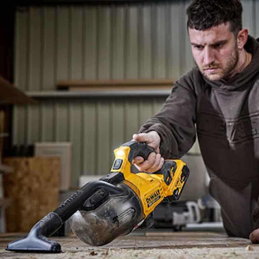 DEWALT 18V XR Brushless Stick Vacuum Skin DCV501LN-XJ