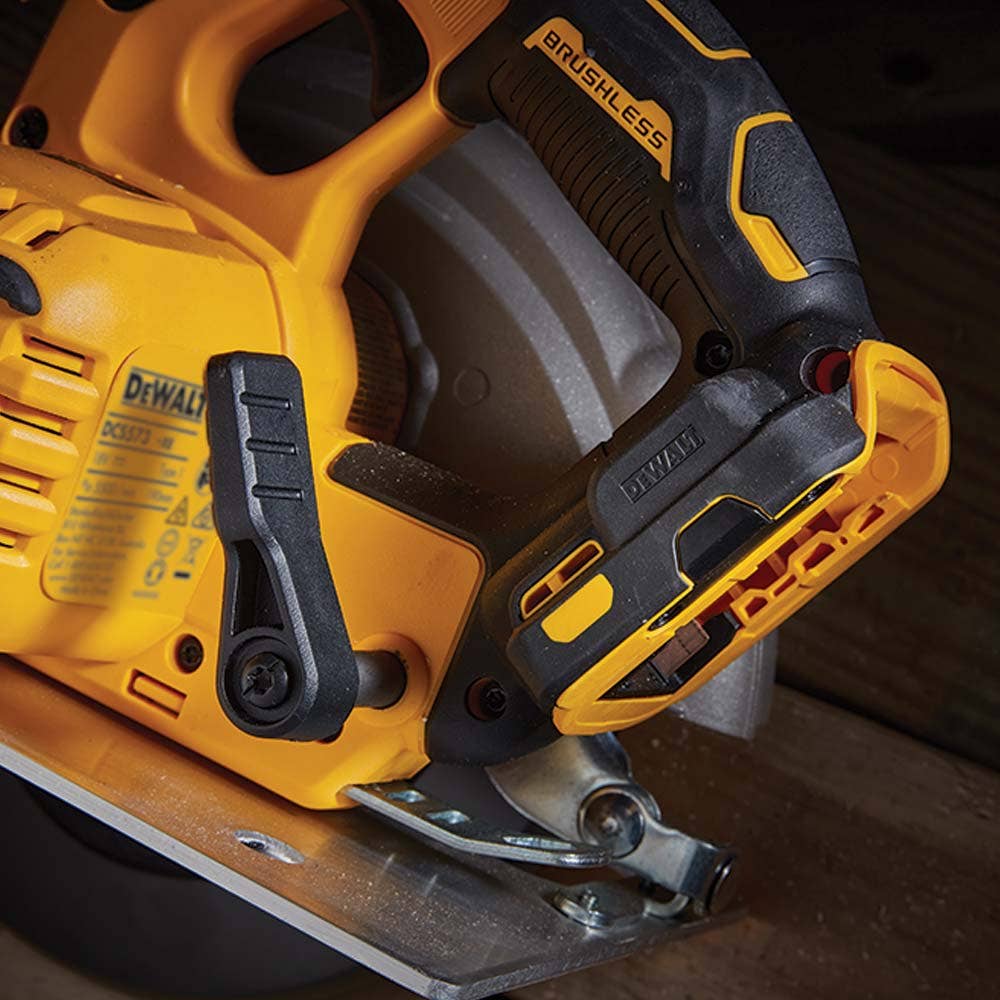 DEWALT 18V XR FlexVolt Advantage Brushless 184mm Circular Saw Skin DCS573N-XE