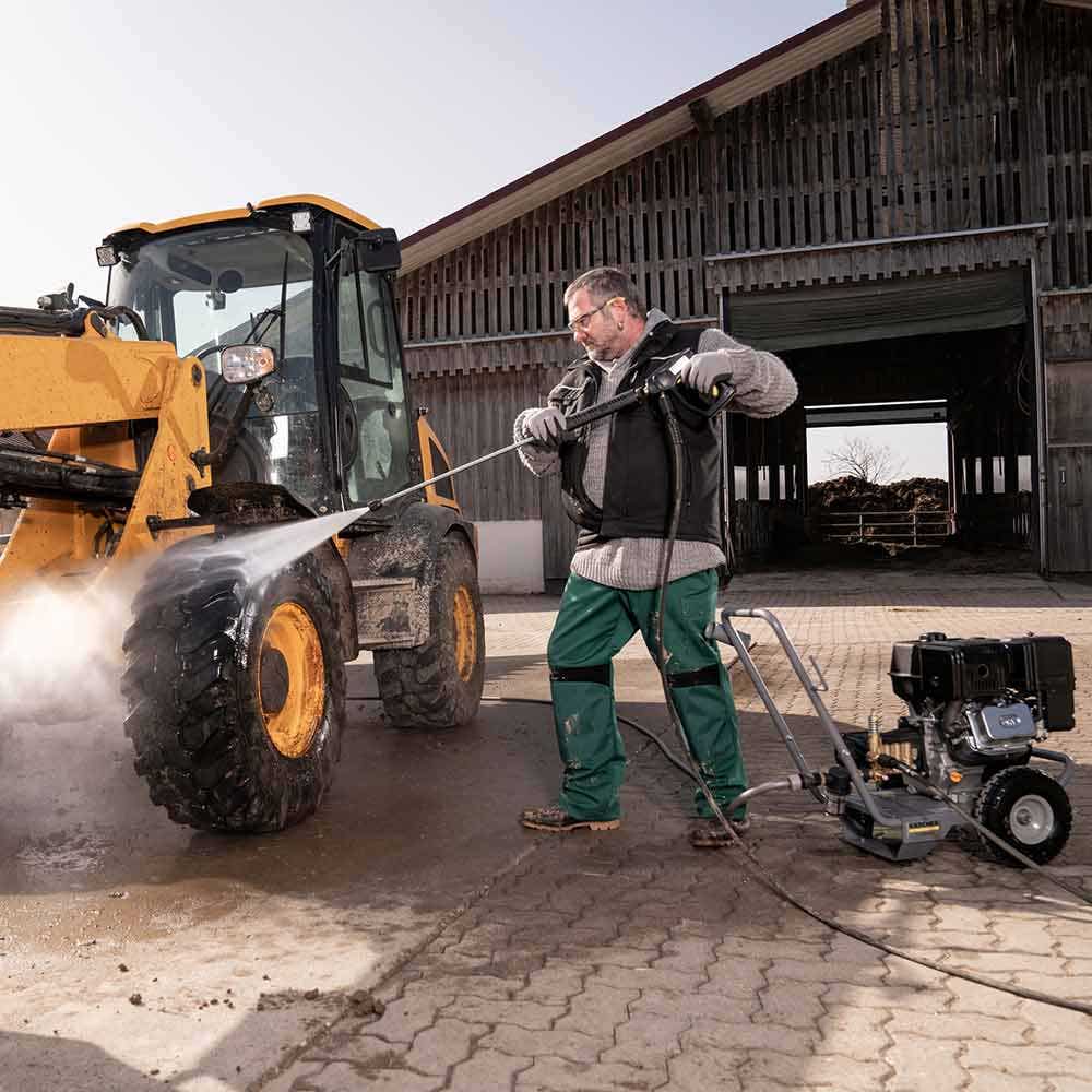 KARCHER 3626psi 11.7L min Professional Petrol Pressure Washer HD 7 20 G Classic 1.187-014.0