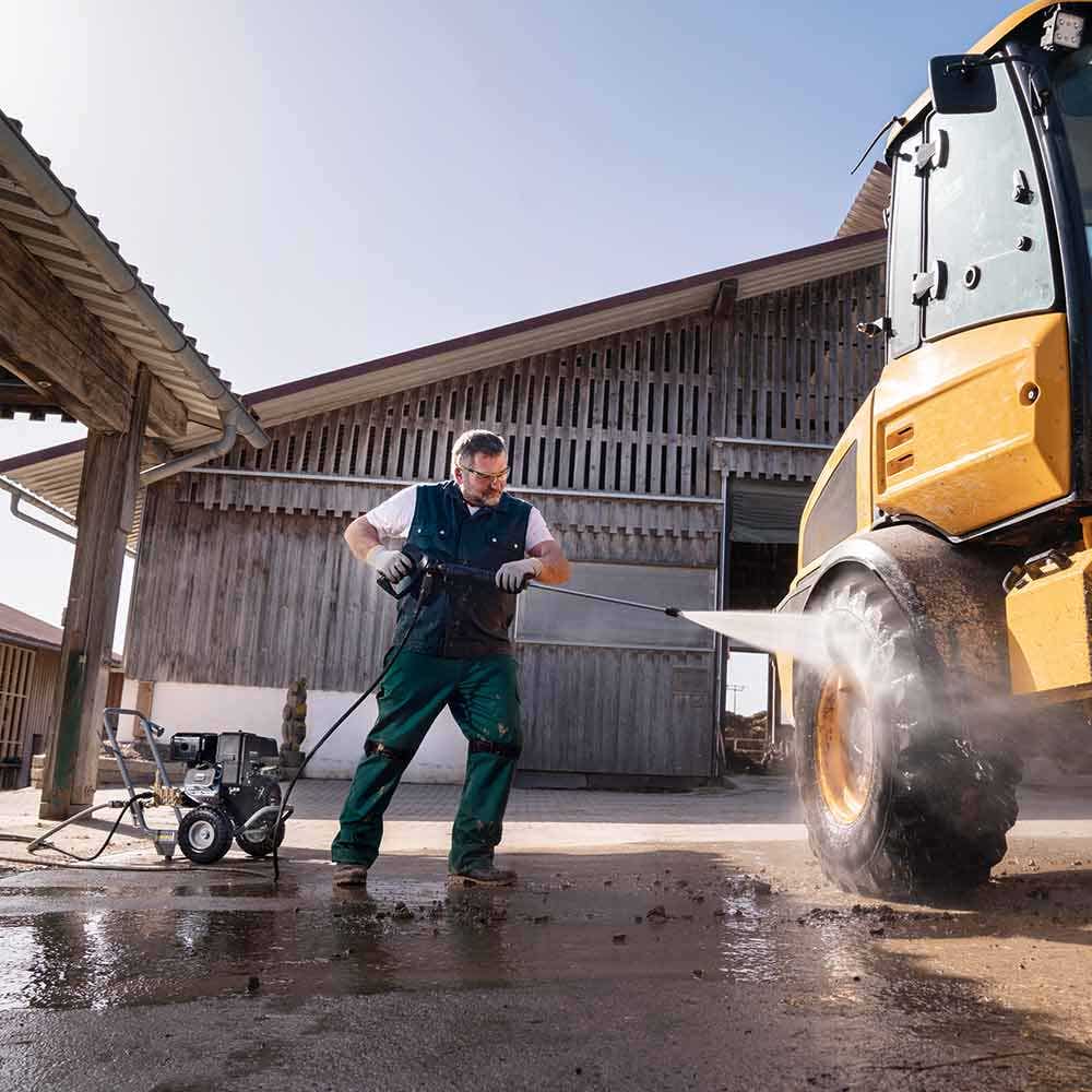 KARCHER 3626psi 11.7L min Professional Petrol Pressure Washer HD 7 20 G Classic 1.187-014.0
