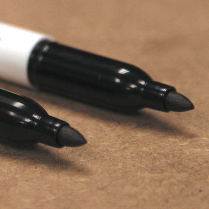 KLEIN 2 Piece Fine Point Permanent Markers A-98554