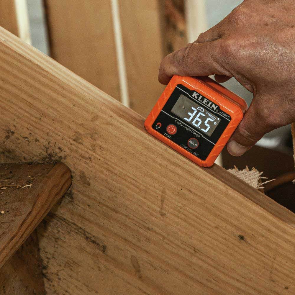 KLEIN Digital Angle Gauge and Level A935DAG