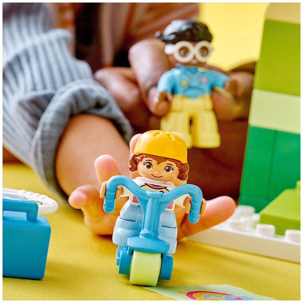LEGO DUPLO Life At The Day Care Center 10992