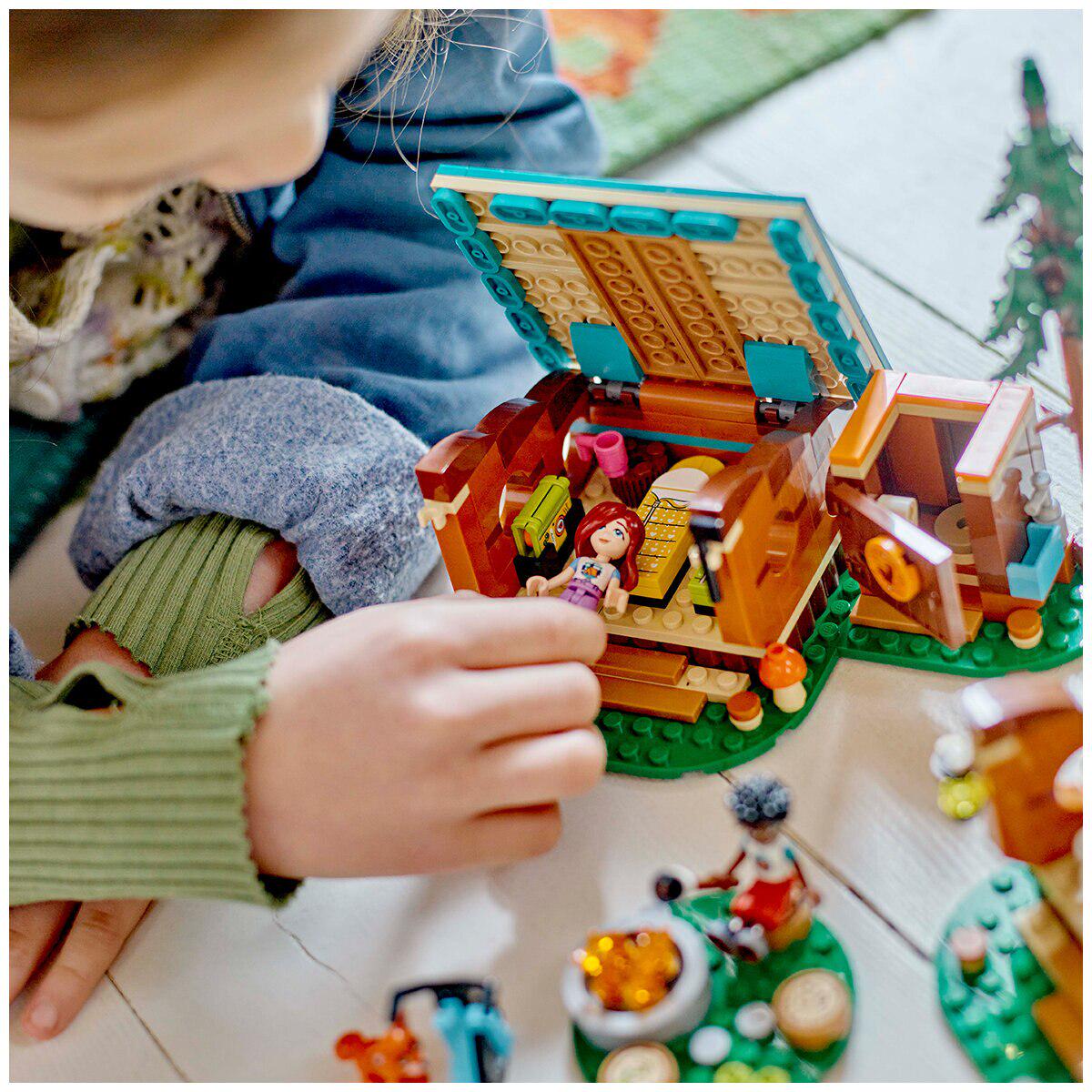LEGO Friends Adventure Camp Cozy Cabins 42624