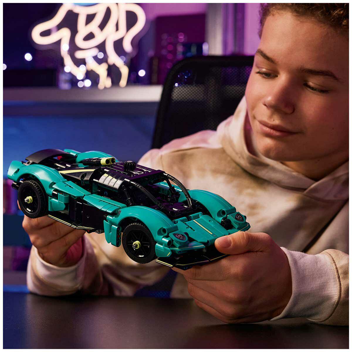 LEGO Technic Aston Martin Valkyrie 42208