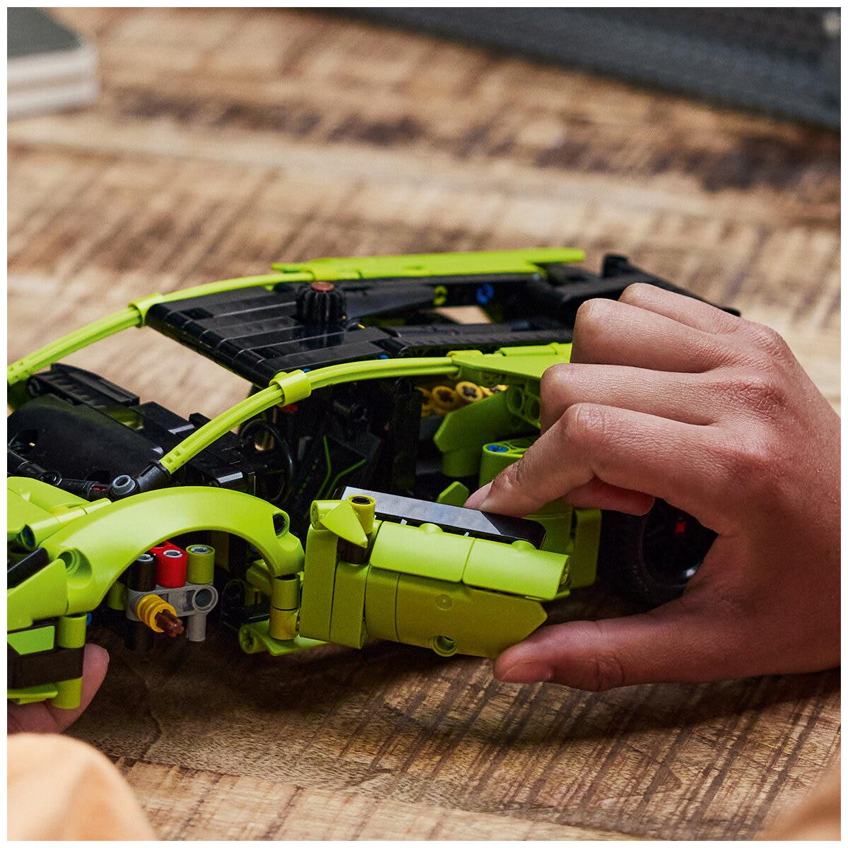 LEGO Technic Lamborghini Huracn Tecnica 42161