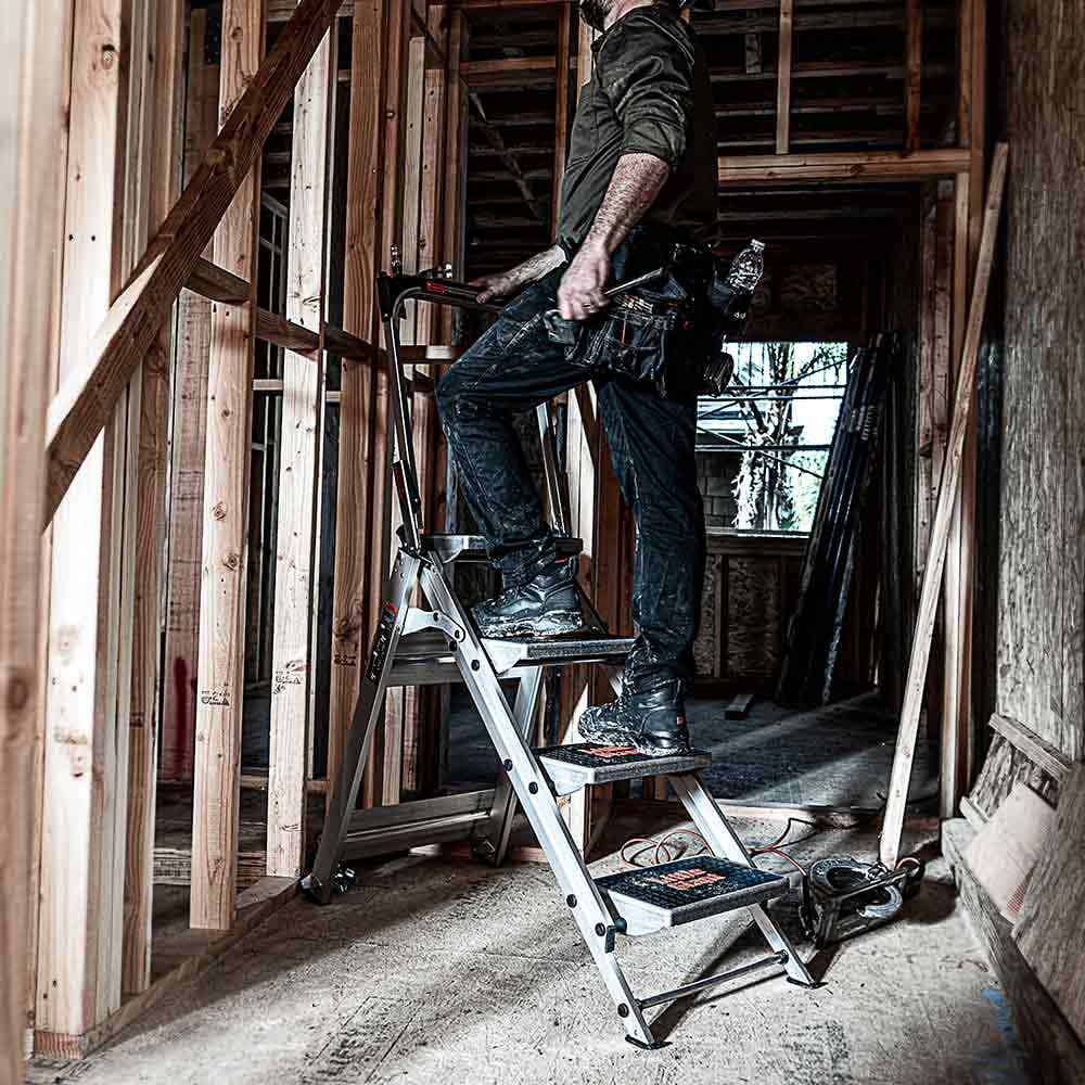 LITTLE GIANT Safety Step 4 - with bar 10410BA440