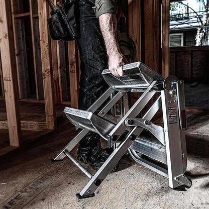 LITTLE GIANT Safety Step 2 - with bar 10210BA440