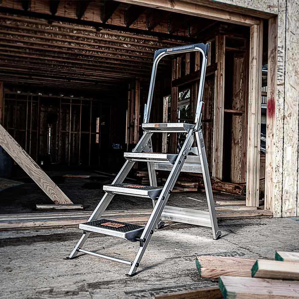 LITTLE GIANT Safety Step 4 - with bar 10410BA440