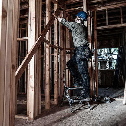 LITTLE GIANT Safety Step 2 - with bar 10210BA440