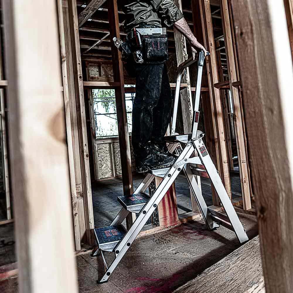 LITTLE GIANT Safety Step 4 - with bar 10410BA440