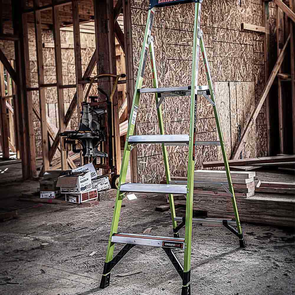 LITTLE GIANT Tuff-N-Lite Fibreglass Platform 4 Step 15366440