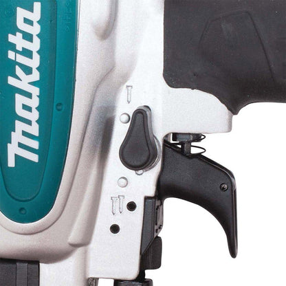 MAKITA 13-38mm 6000 Series 18ga Narrow Crown Air Stapler AT638A