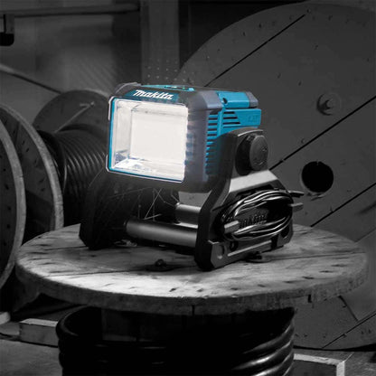 MAKITA 18V 3000 Lumens LED Work Light Skin DML811