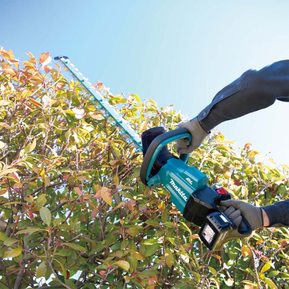 MAKITA 18V Brushless 750mm Hedge Trimmer Skin DUH752Z