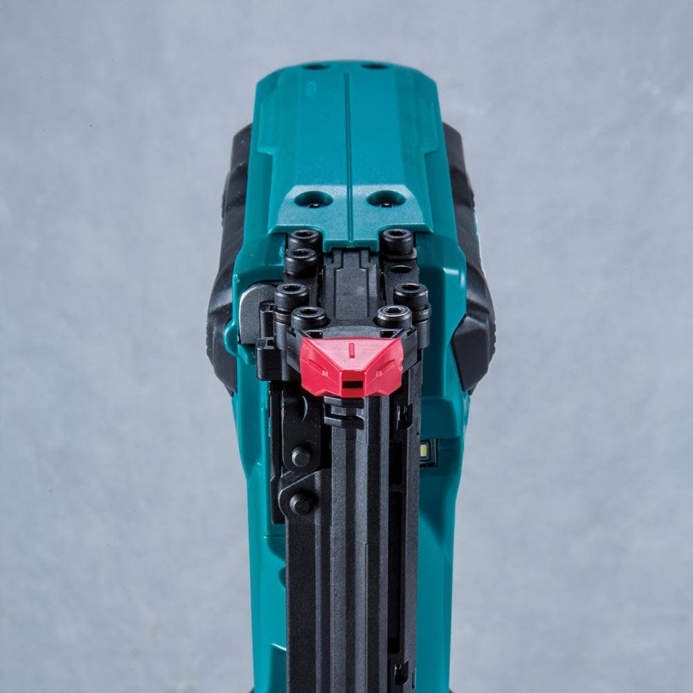 MAKITA 18V Brushless 18Ga C1 Brad Nailer Skin DFN350Z